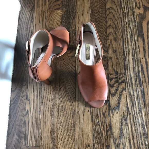 Comfy heeled Louise et cie sandals - Picture 2 of 3